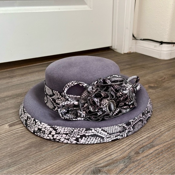 Chic Women\'s Gray and Black Hat main image 9